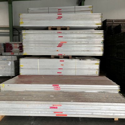 Begagnad plattform aluminium 3,07x0,61m