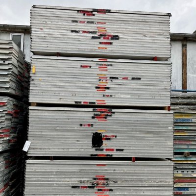 Begagnad plattform aluminium 3,07x0,61m