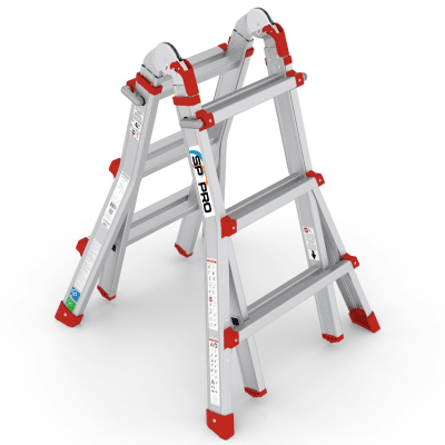 Grå multistege med röda detaljer och 3 steg på vardera sida