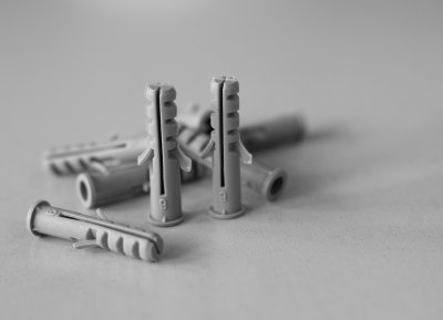 Nylonplugg med krage