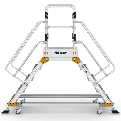 EPC4 dubbelsidad plattformstrappa i aluminium med skyddsräcke runt plattform och trappsteg