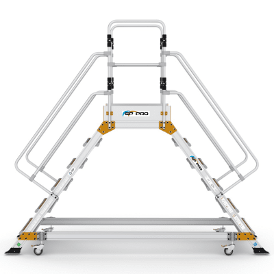 EPC5 dubbelsidad plattformstrappa i aluminium med skyddsräcke runt plattform och trappsteg i profil
