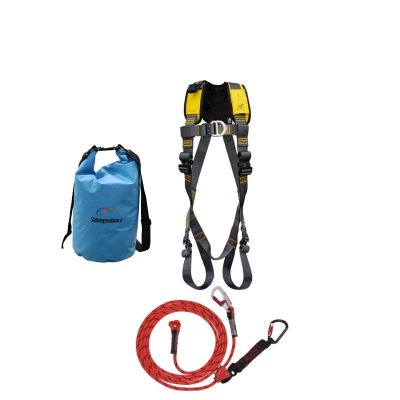 fallskyddspaket med gulsvart sele, rött rep och blå väska