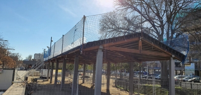 Skyddsräckesnät för ställning