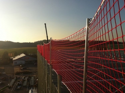 Skyddsräckesnät för ställning