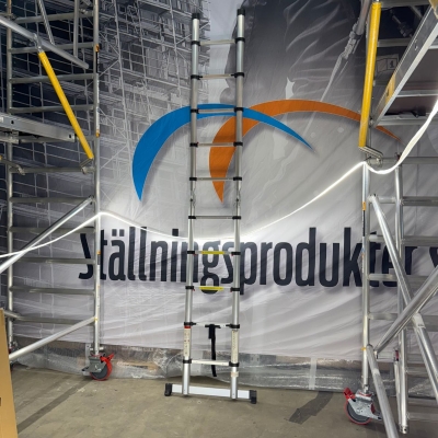 Teleskopstege 1,6 x 1,6m Mjukstängning