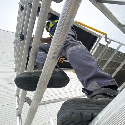 rullställning bred 5m silvrig och gul